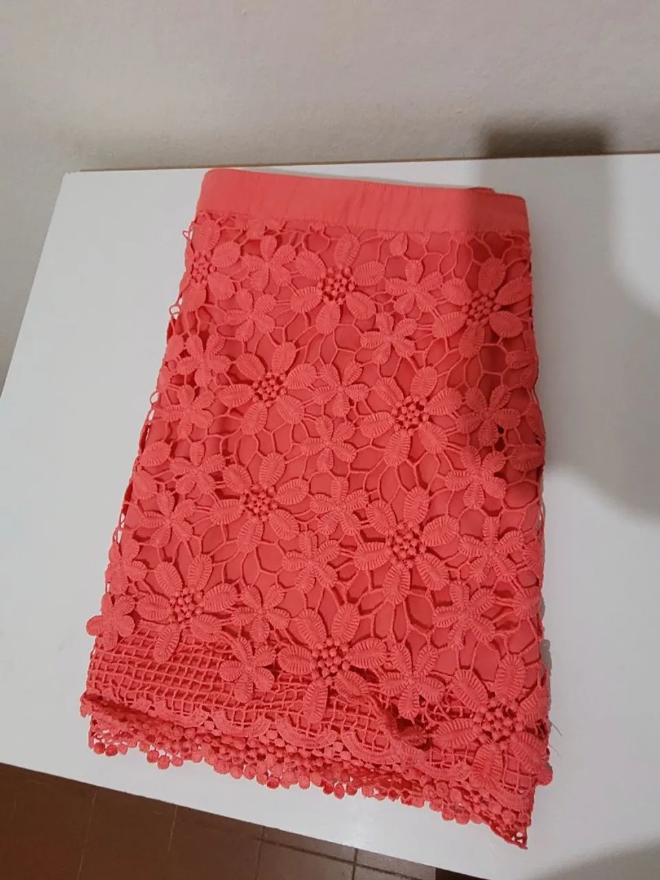 Saia de renda coral