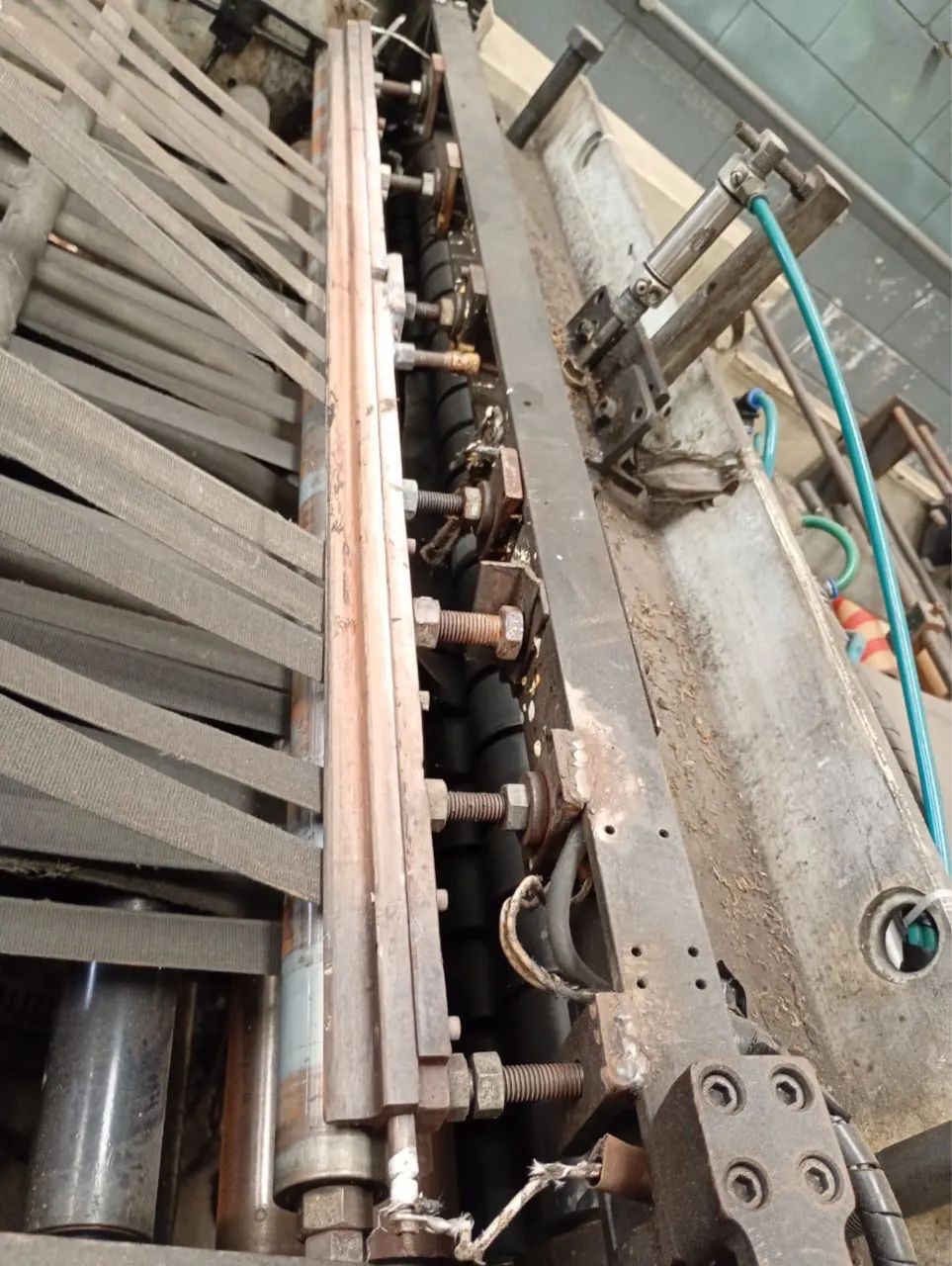 Hudson Sharp Cutting and Sealing Machine