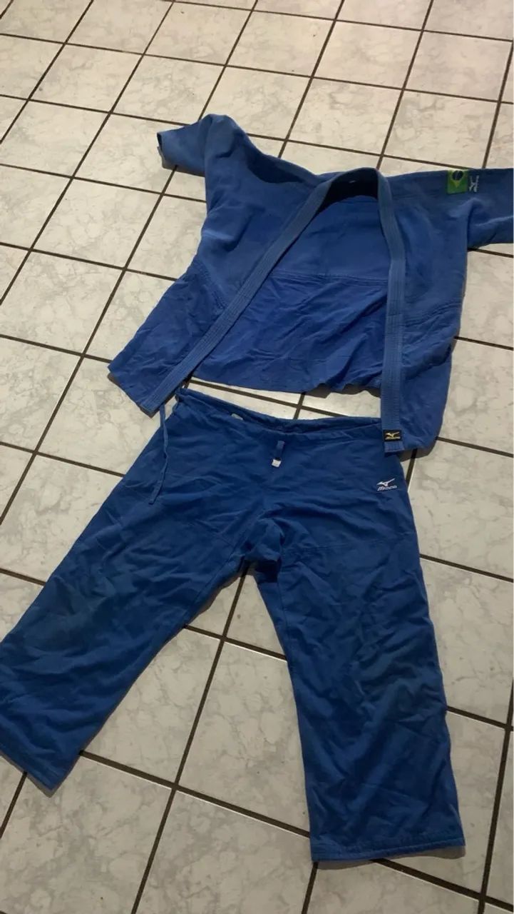 vendo kimono A4 da mizuno 