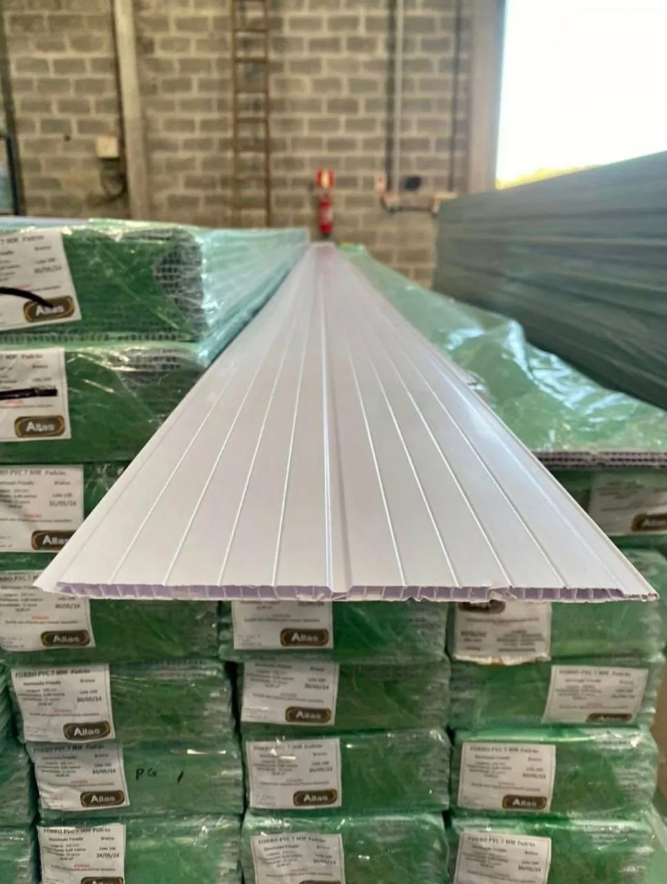 Forro PVC 6mm Branco para construção R$9,99 adquirindo 20%+ acabamentos