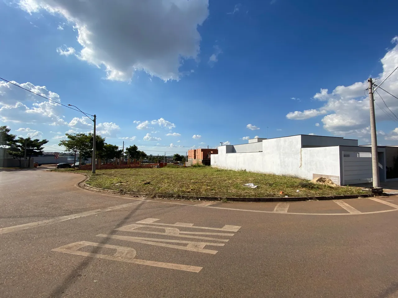 Imóvel para venda tem 441 metros quadrados em Portal Ville Jardins - Boituva - SP