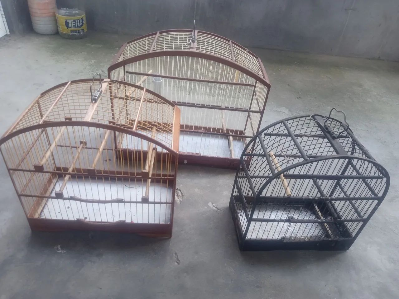Three cages64309551402755121