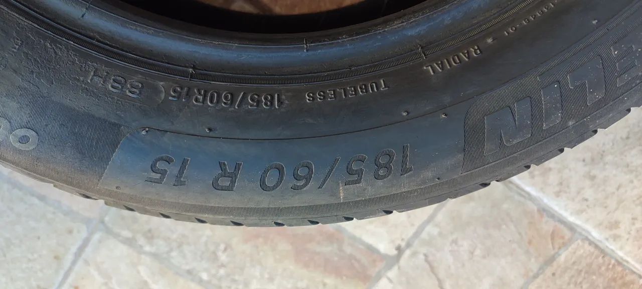 Pneu 185/60 R15