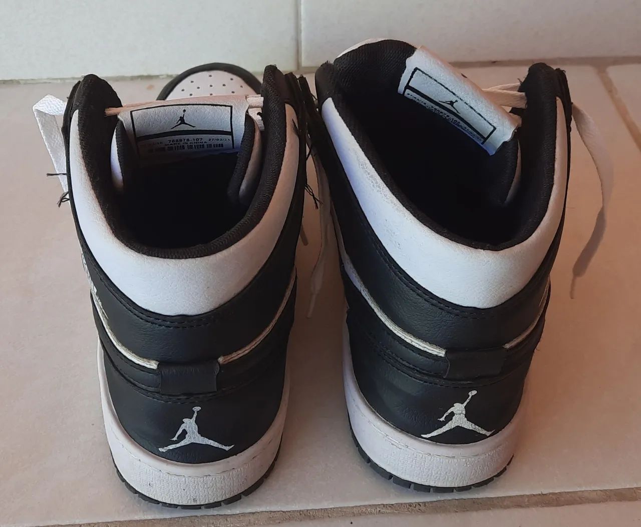 Tênis Nike Air Jordan - Tamanho 35/36 - Foto 2
