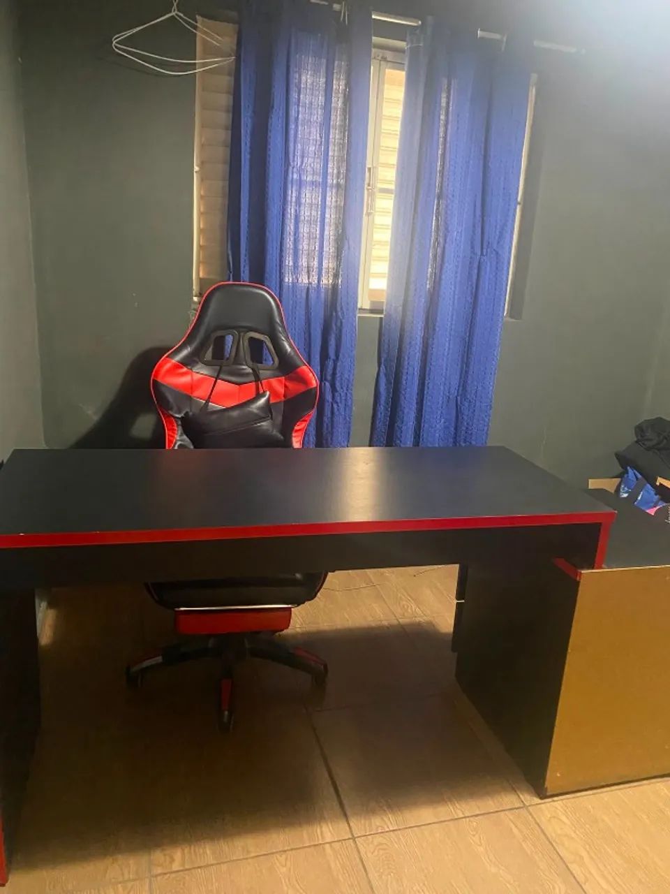 Mesa e cadeira gamer - Foto 4