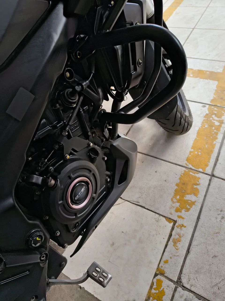 BAJAJ 400  - Foto 3
