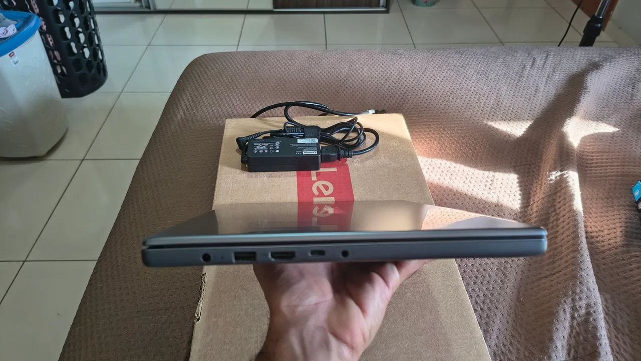 Notebook Lenovo Slim 3 8G-ram  - Foto 3