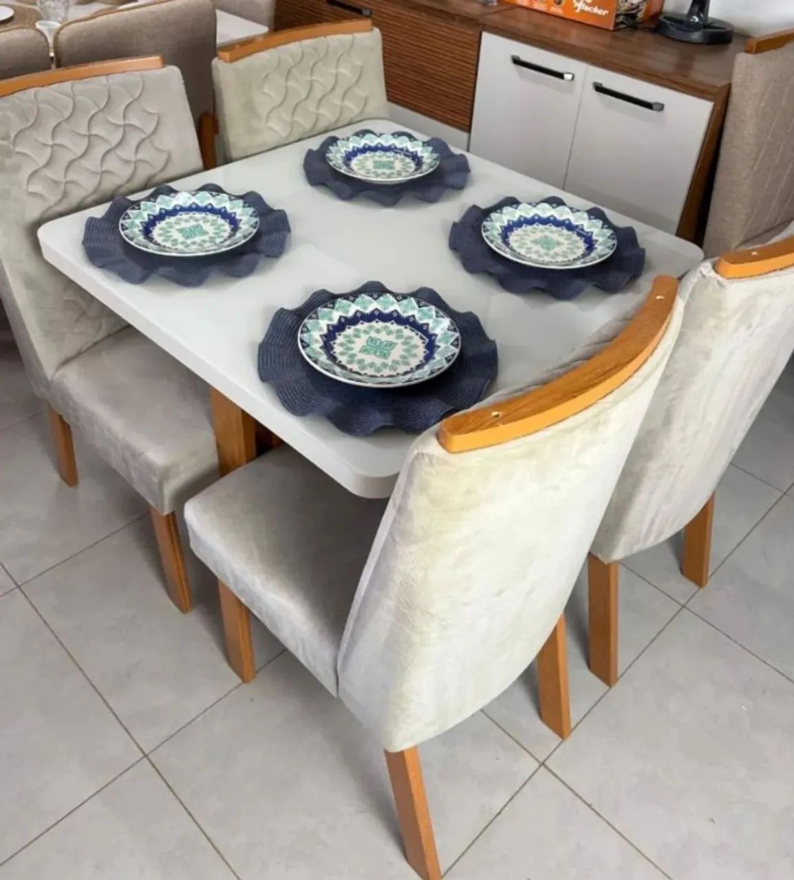 Mesa de jantar Lola 90x90 pronta entrega 