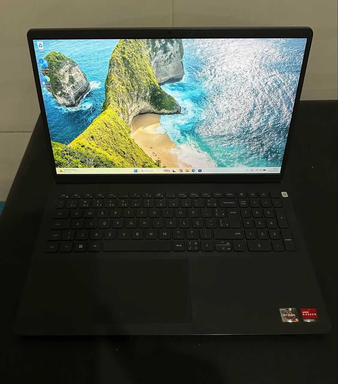 Notebook Dell vostro 15 3515 Ryzen 5 3450u,16GB,SSD256GB placa