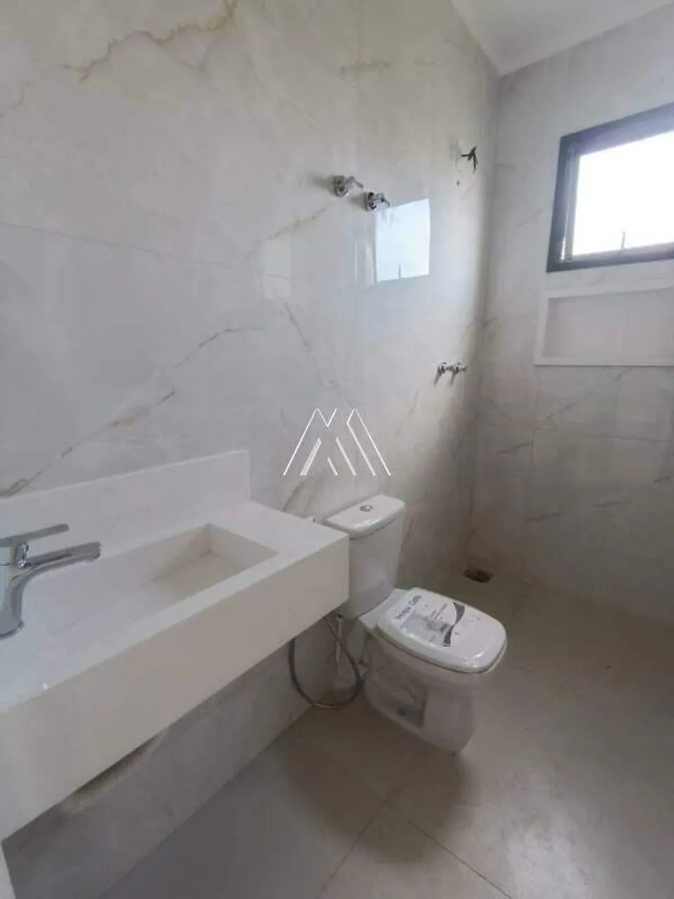 Vendo cobertura em Itaúna com localização em região central! - Foto 4