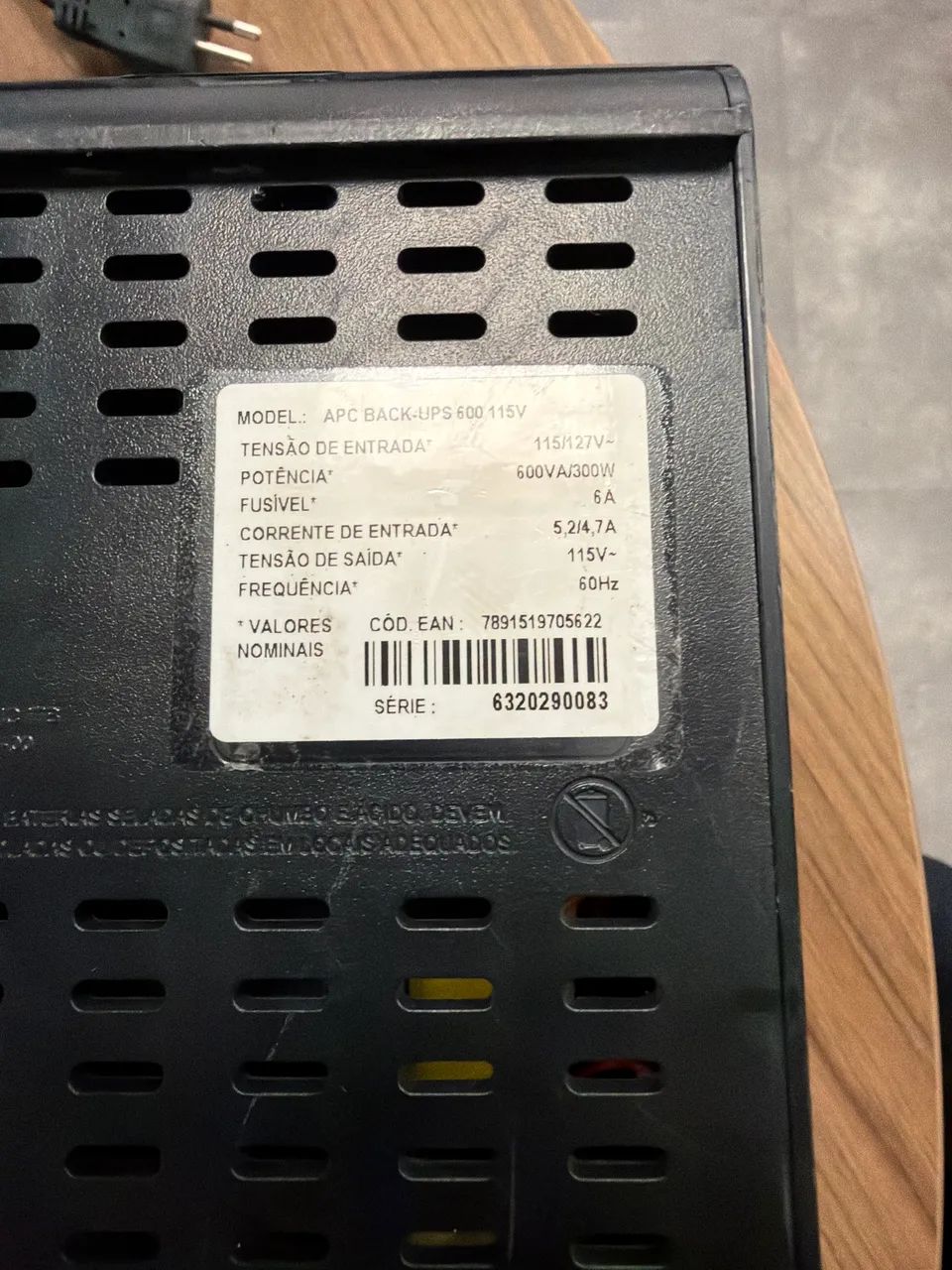 Lote de nobreaks 600VA 115V APC. - Foto 2