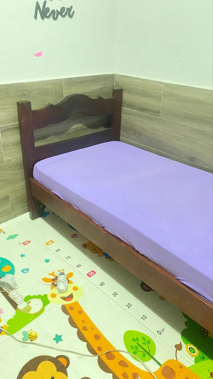 Cama de solteiro madeira maciça 