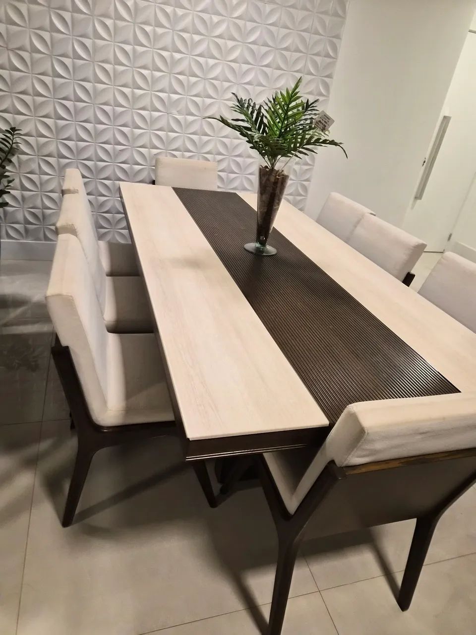Mesa 8 lugares com cadeiras