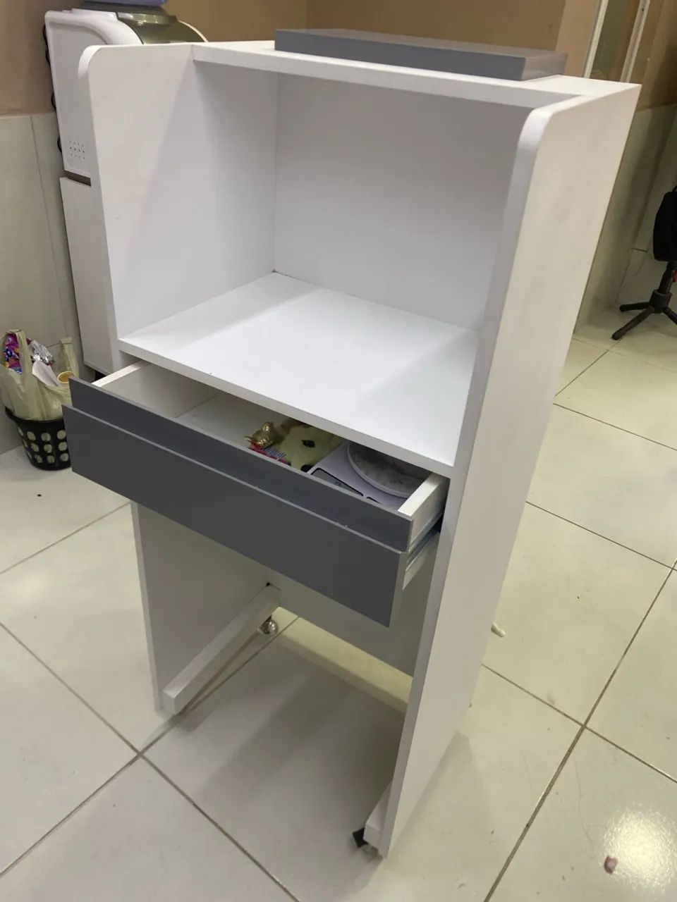 Vendo balcão caixa todo em mdf . 450$ - Foto 2