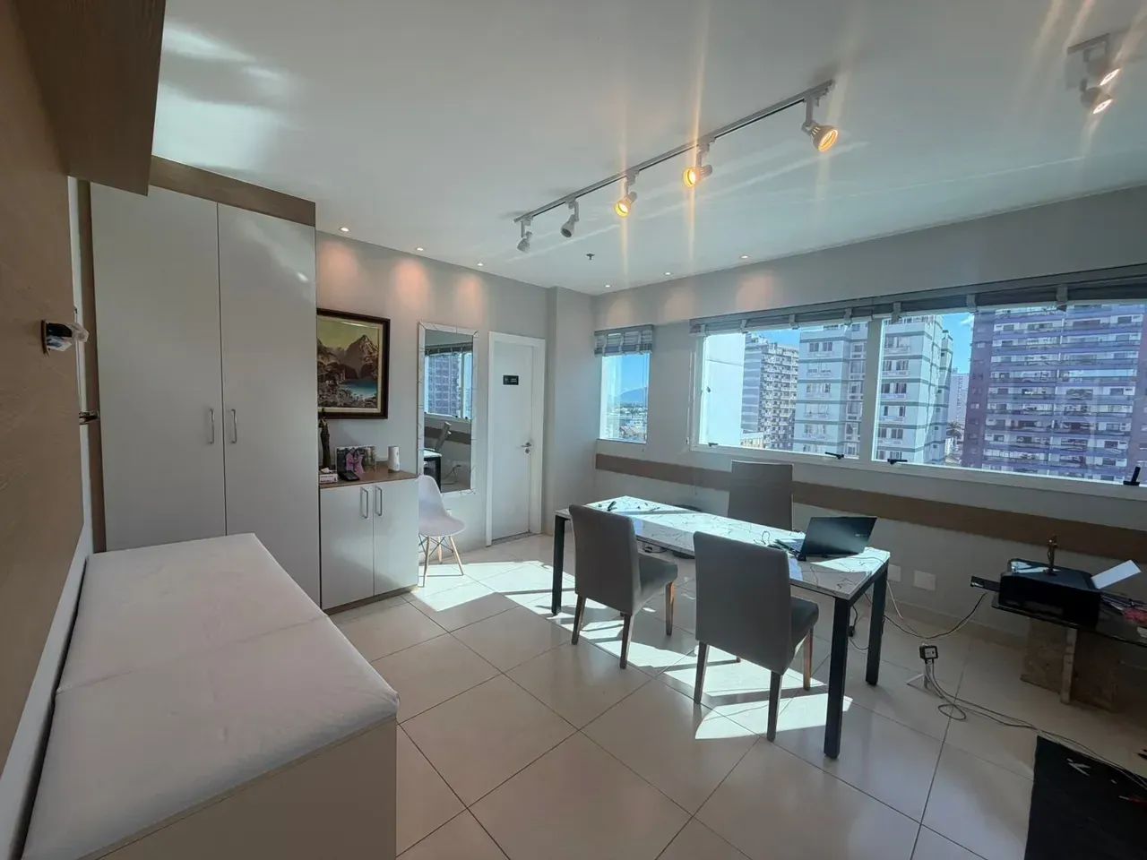 Platinum: Sala comercial toda montada; mobiliada e decorada; 80m²