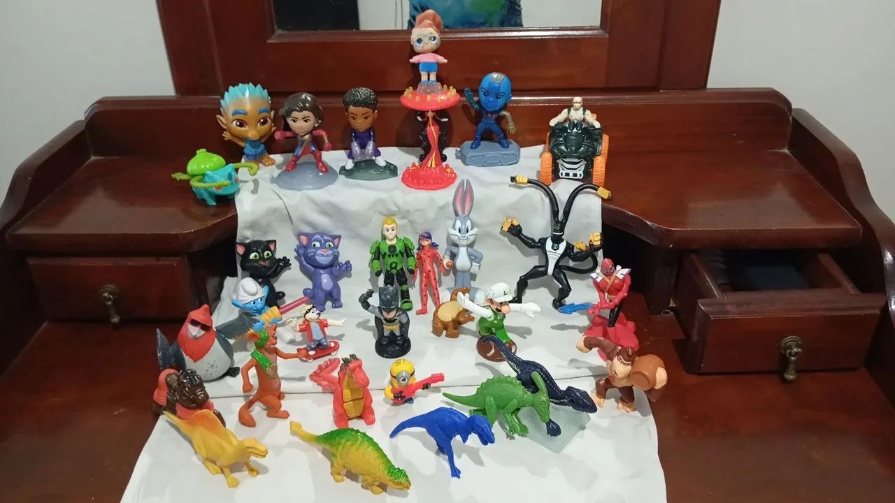 29 bonecos do Mac lanche,lol, Batman etc.. - Foto 2