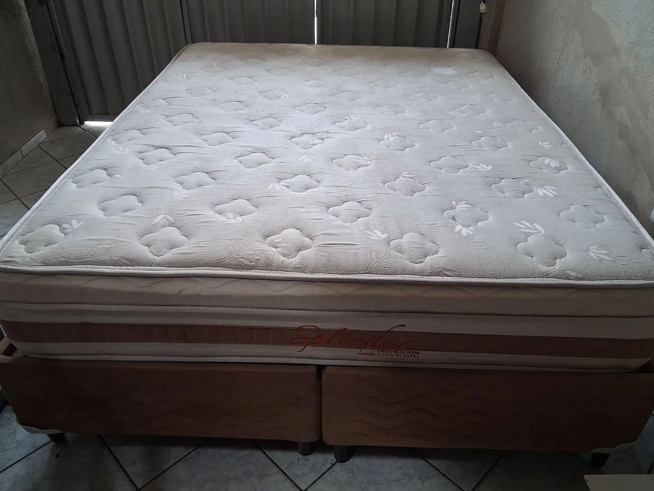 Cama de casal king com base e colchão completo. * - Foto 2