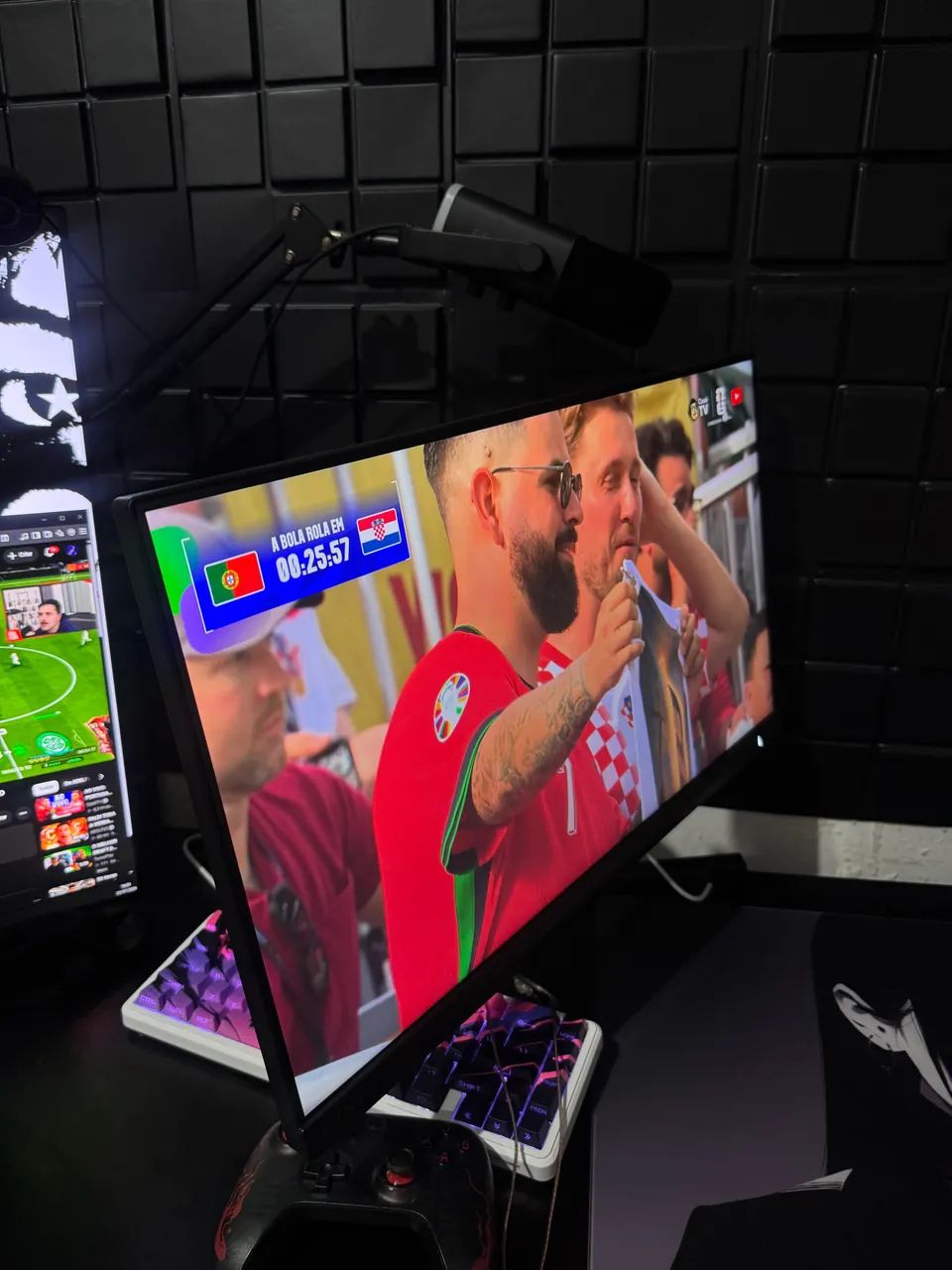Monitor PHILIPS EVNIA 23.8 180hz 0.5ms - Foto 4