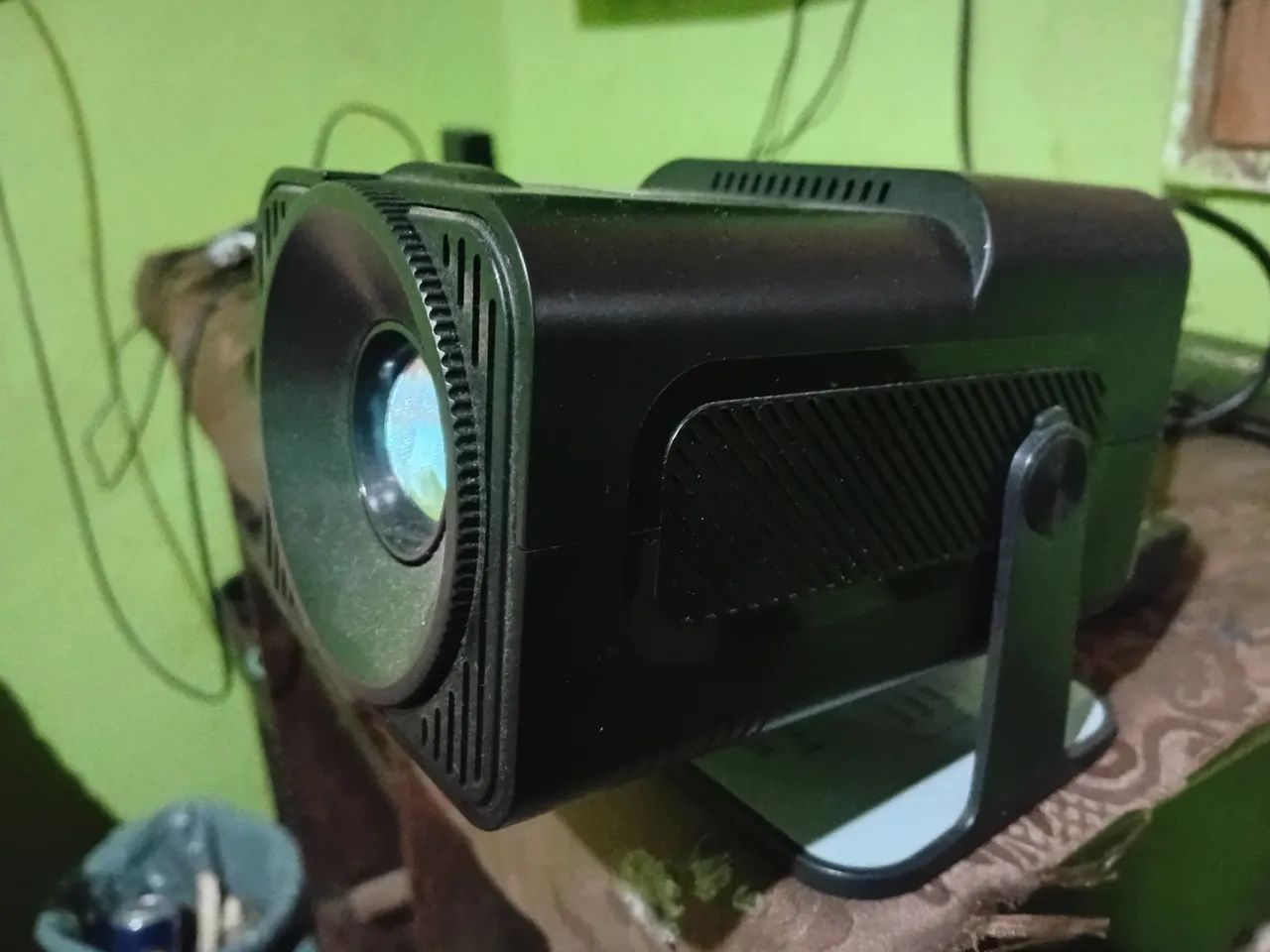 Projector hy 320  + tela de 100 polegadas  - Foto 2
