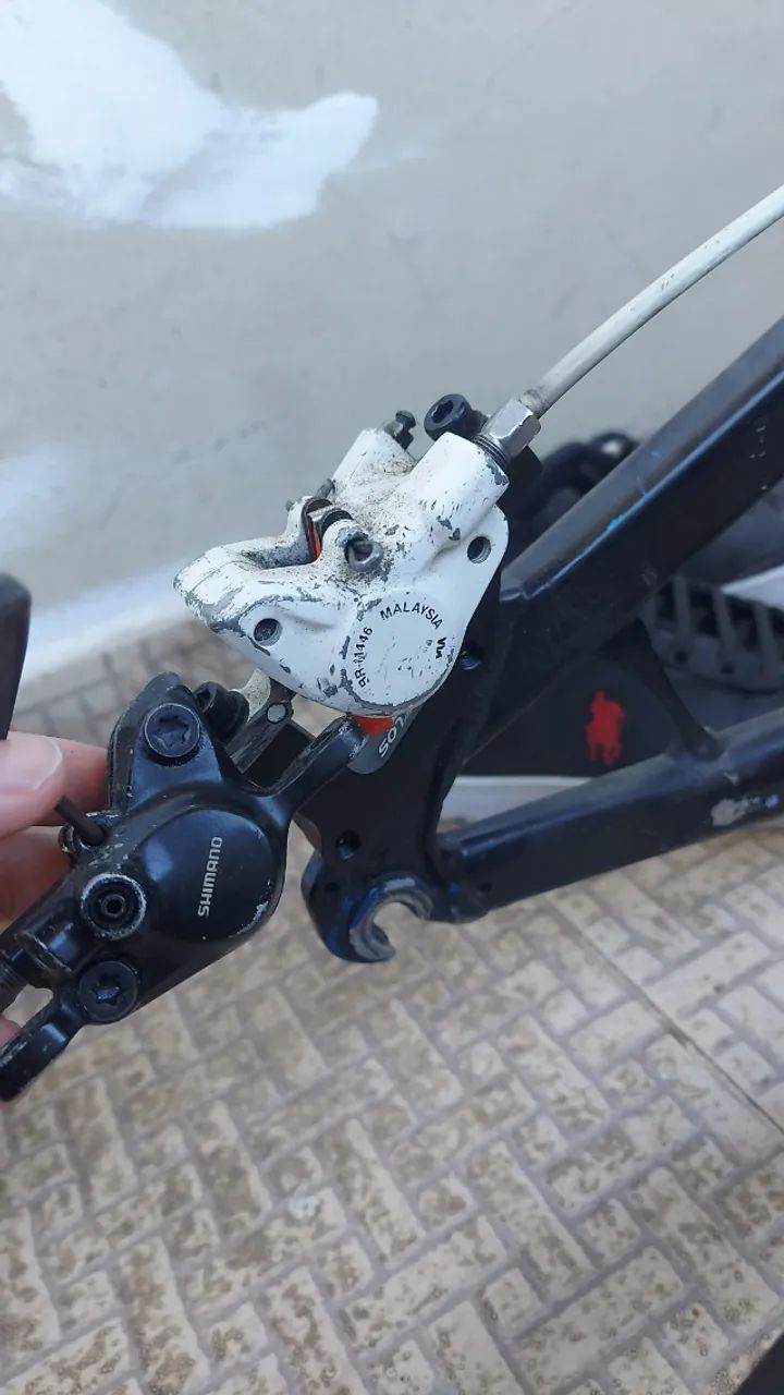 Shimano m446 e mt200 traseiro