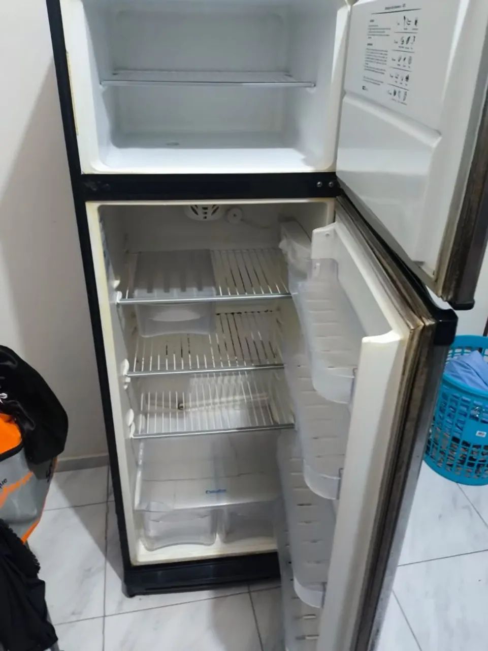 Geladeira velha