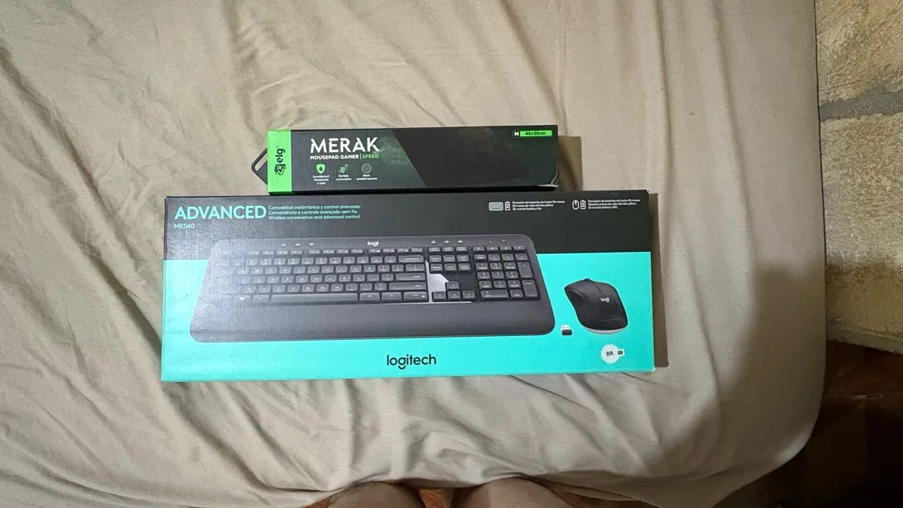 Kit teclado e mouse sem fio Logitech e Mousepad Elg