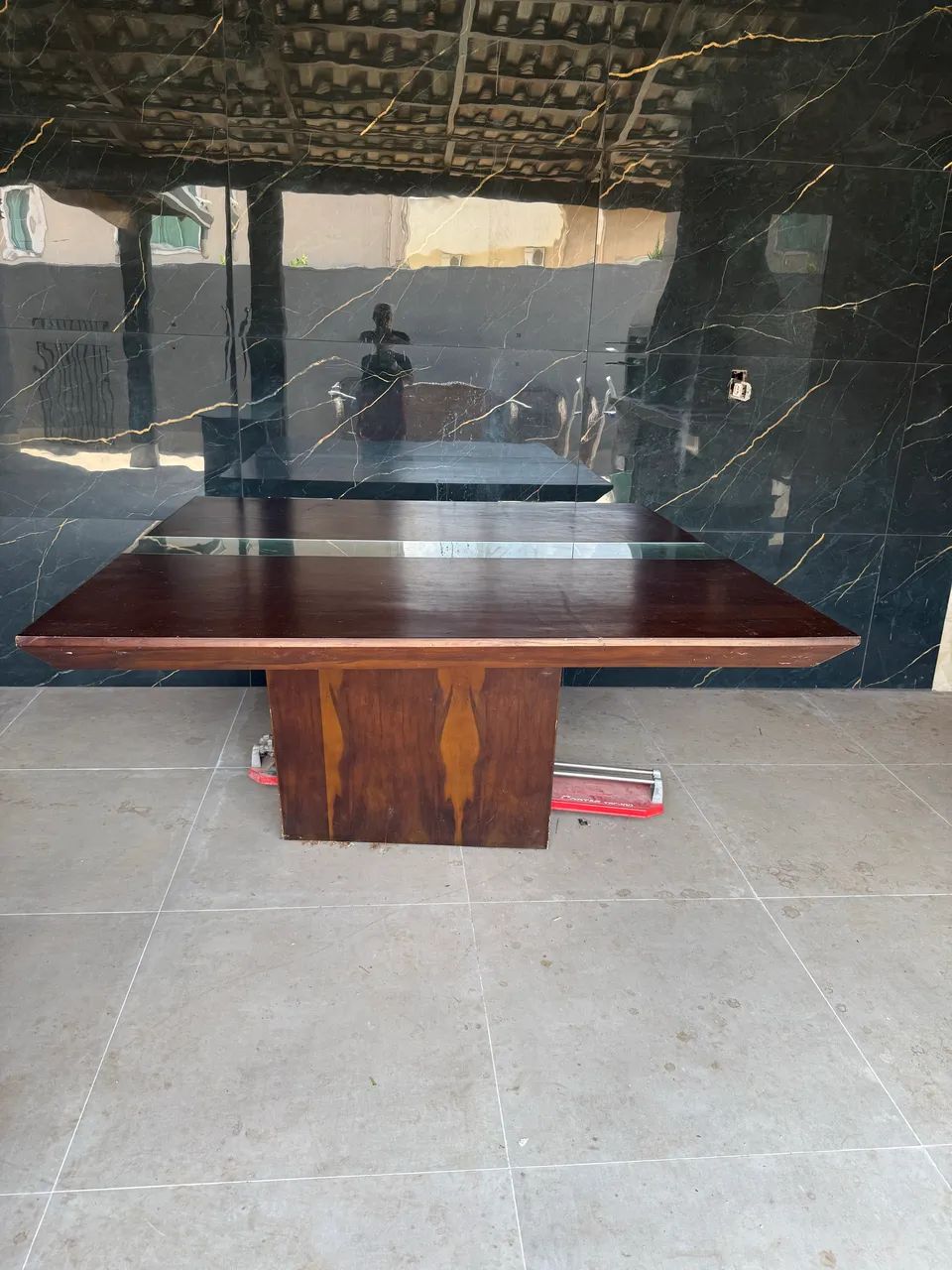 Mesa de jantar com aparador