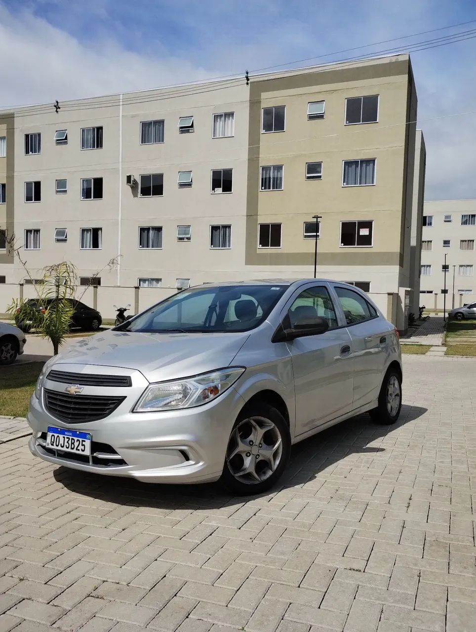 Chevrolet Onix JOY Hatch 1.0 8V Flex Mec. 4P 2018 - Foto 2