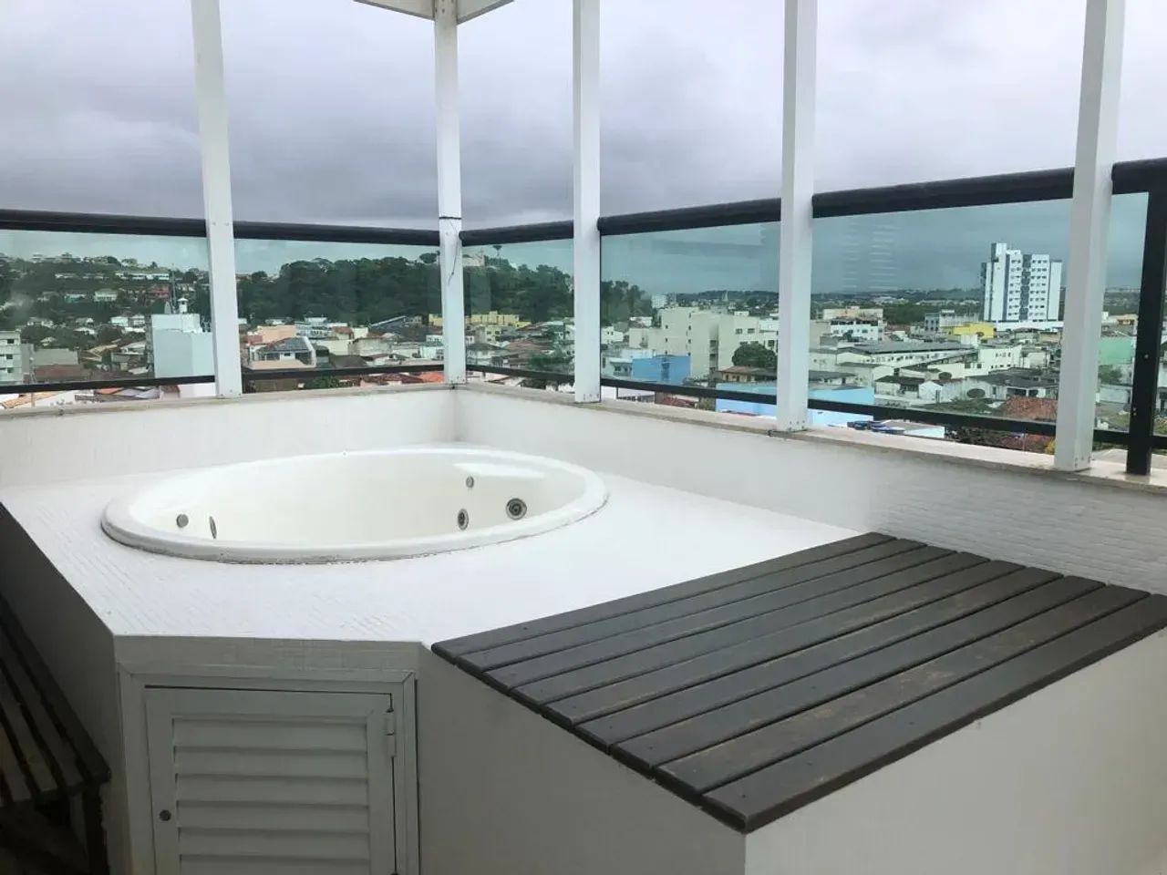 Cobertura reformada no Centro de macae com lazer privativo - Foto 3