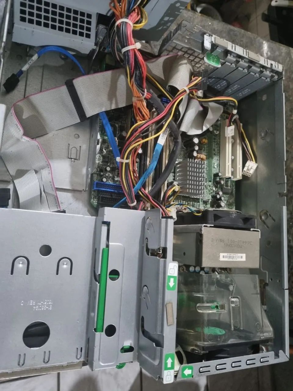 Gabinete desk HP Pentium 4 no estado sem teste  - Foto 4