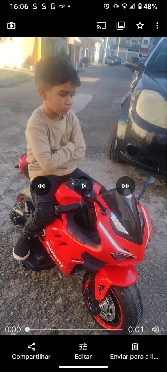 Moto elétrica infantil 