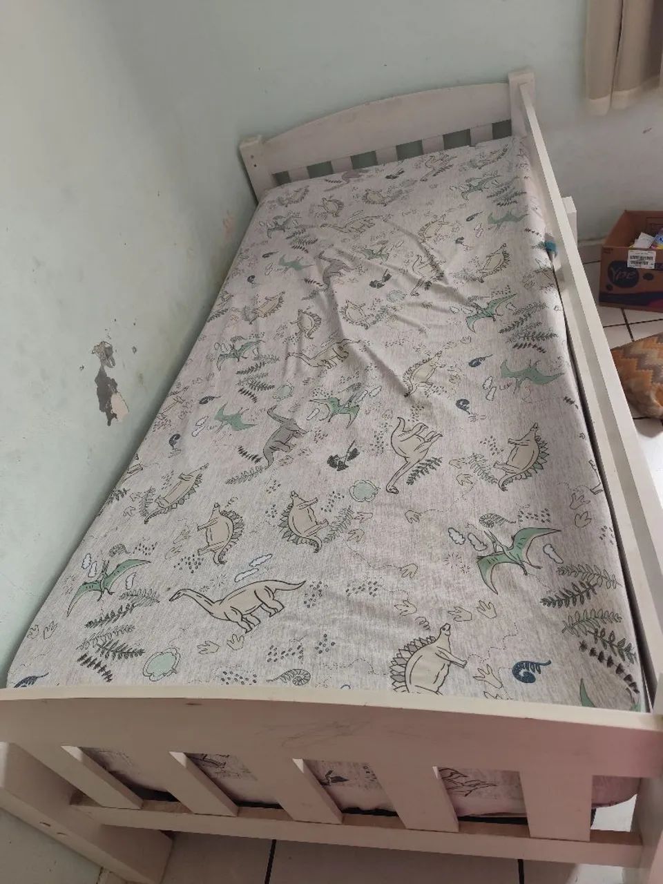Cama solteiro com colchão 