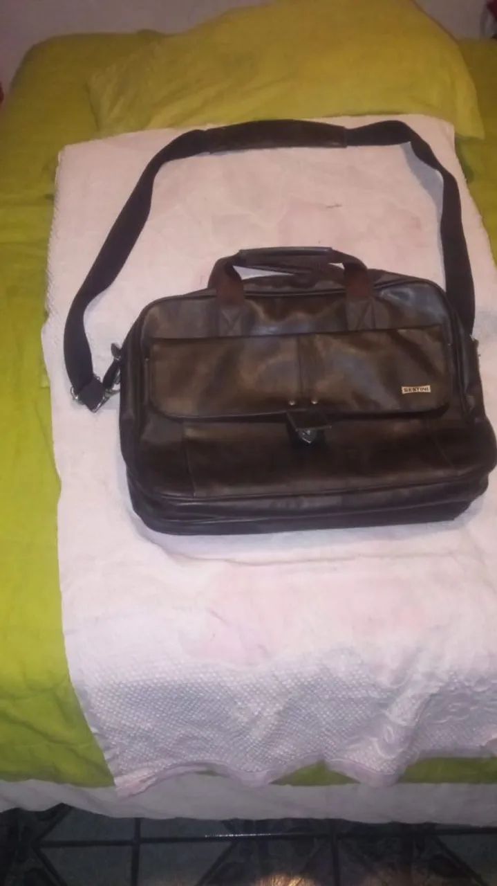 Bolsa em couro marca vestini 