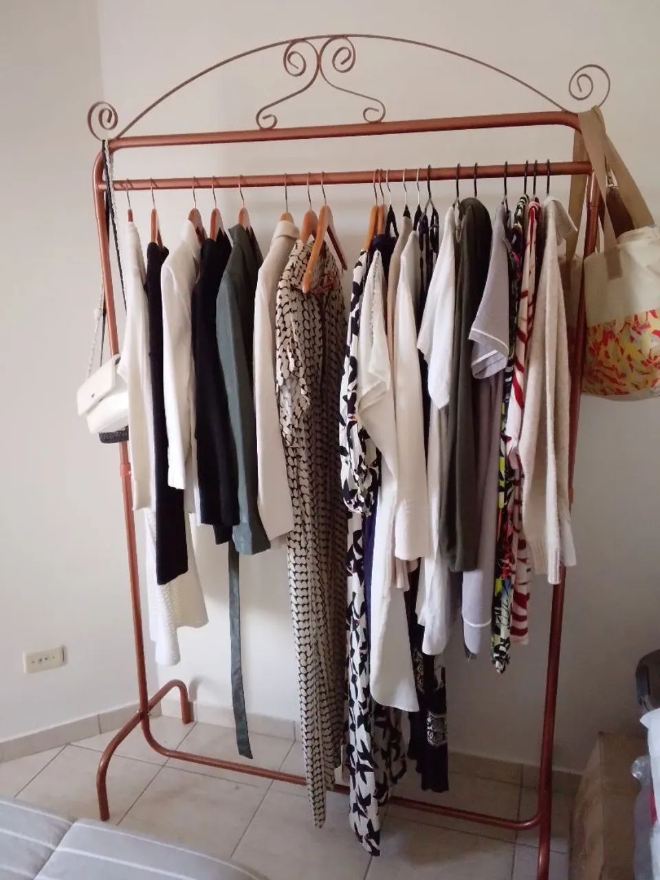 Arara de roupas - Foto 2