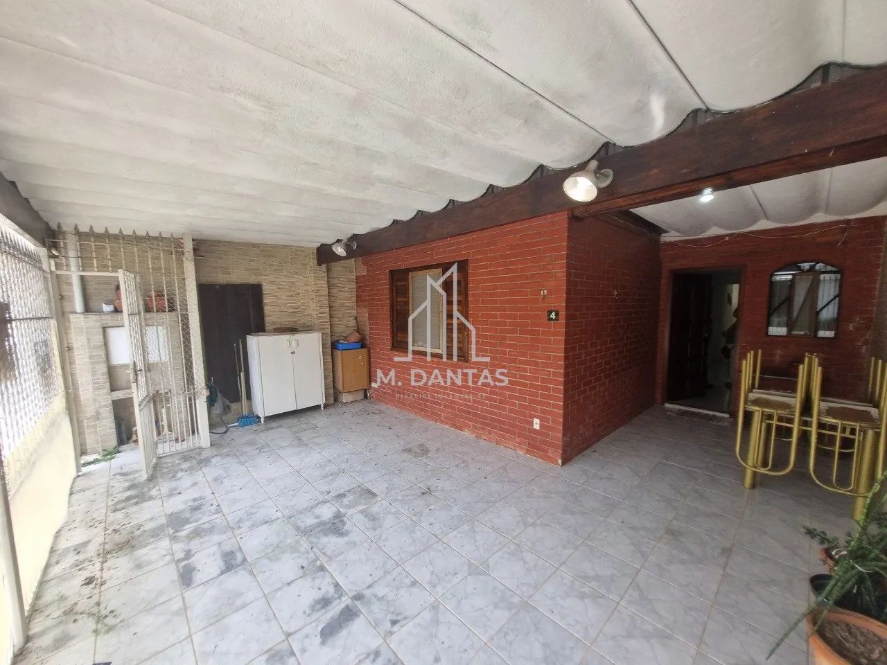 Casa em interlagos 02 quartos 02 vagas e quintal - Foto 2