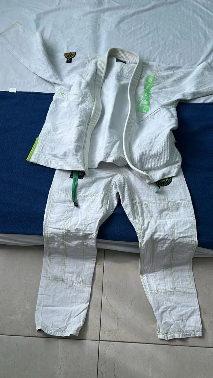 VENDO KIMONO JIUJITSU IN THE GUARD