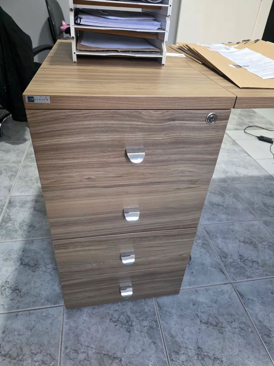 Estação de trabalho, mesa para escritorio com gaveteiiro - Foto 3