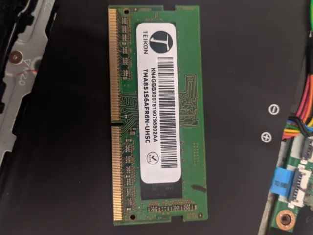 Memória RAM Notebook 4GB DDR4 2400MHz