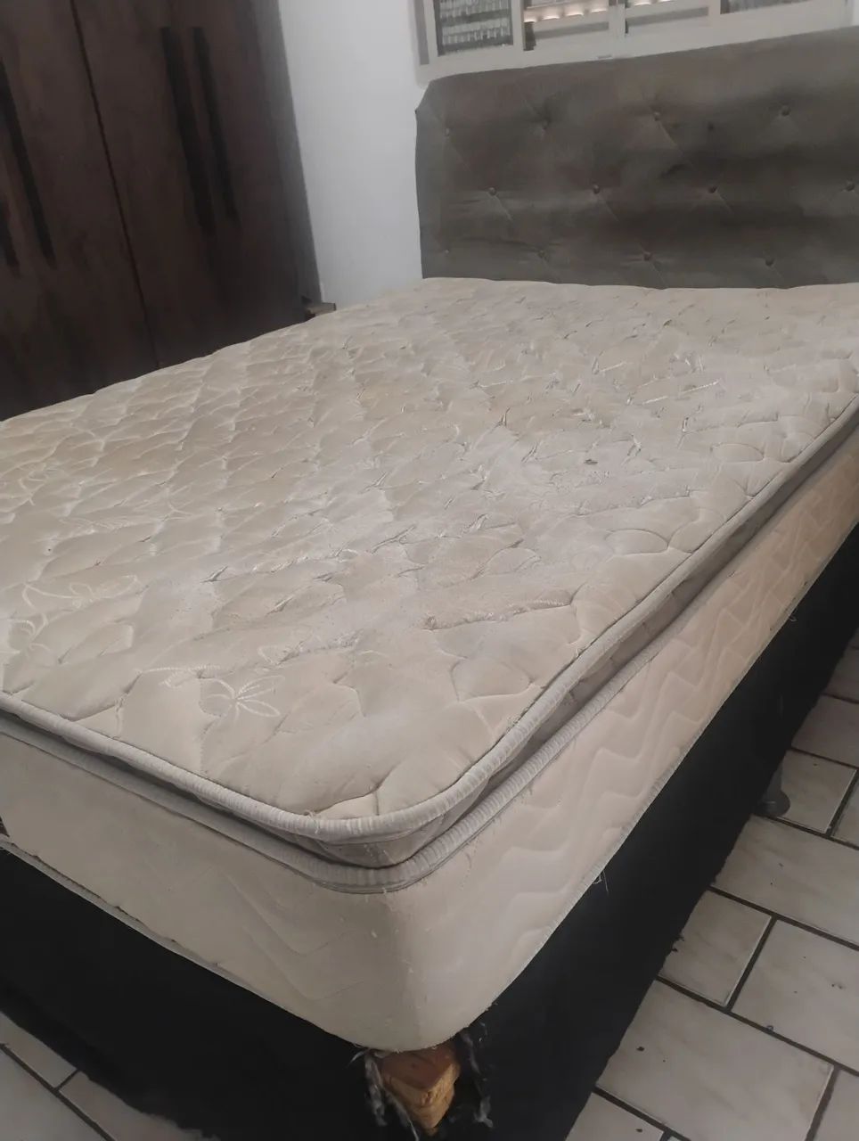 Cama casal com cabeceira