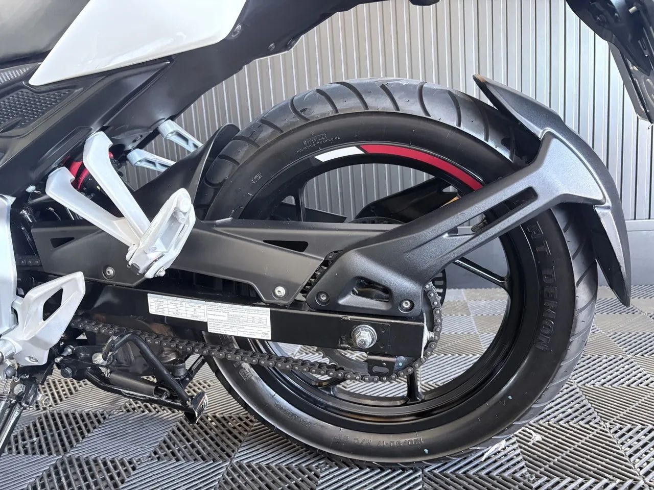 Bajaj Pulsar n150 2026 - Foto 5