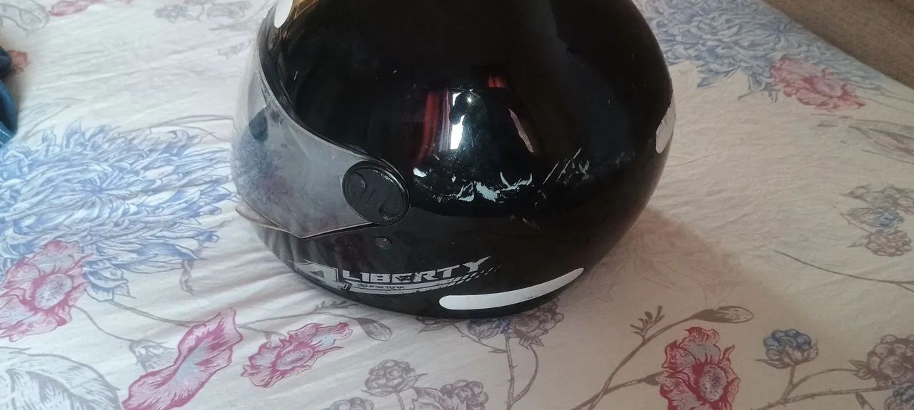 Vende si capacete 