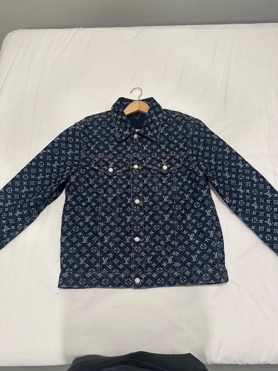 Jaqueta Jeans Louis Vuitton com Jacquard Monogram LV
