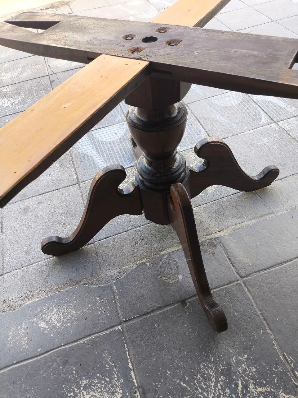 PÉ DE MESA MADEIRA MACIÇA EM ÓTIMO ESTADO!!! - Foto 3