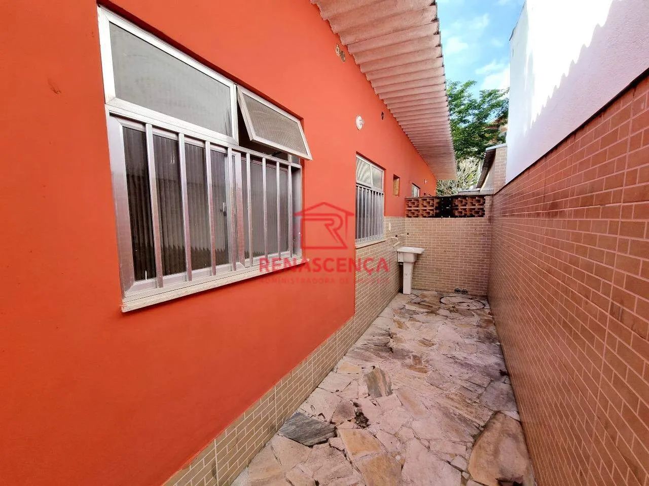 Excelente Casa com 1 Quarto em Campo Grande.