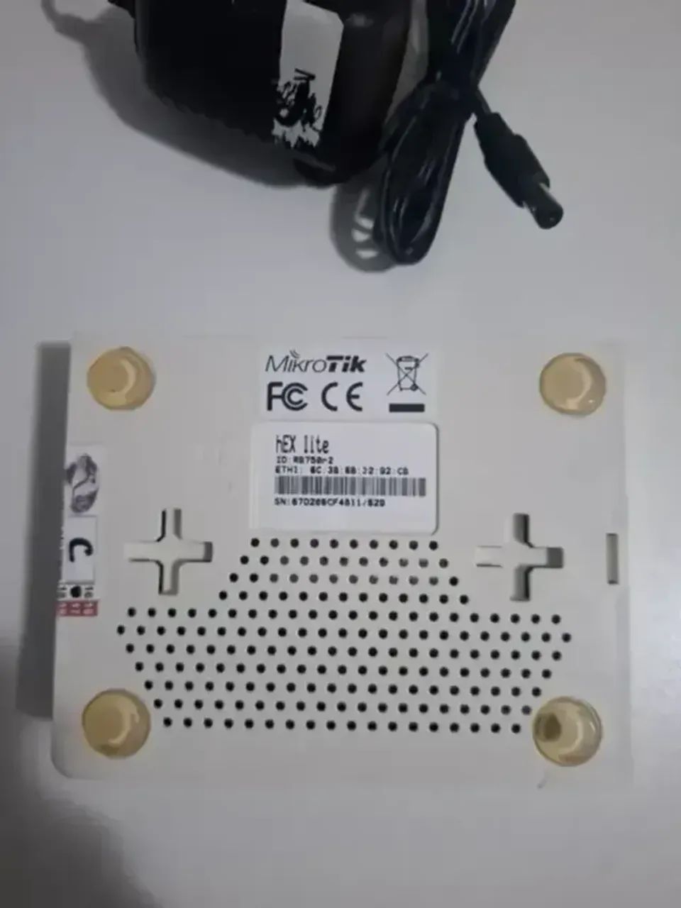 Mikrotik RB750r2 COM FONTE - Foto 3