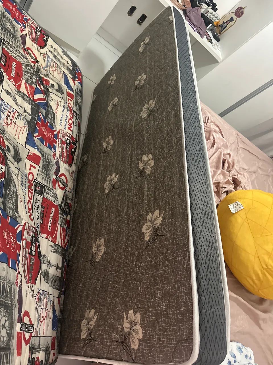Vendo colchões de solteiro seminovos - Foto 2