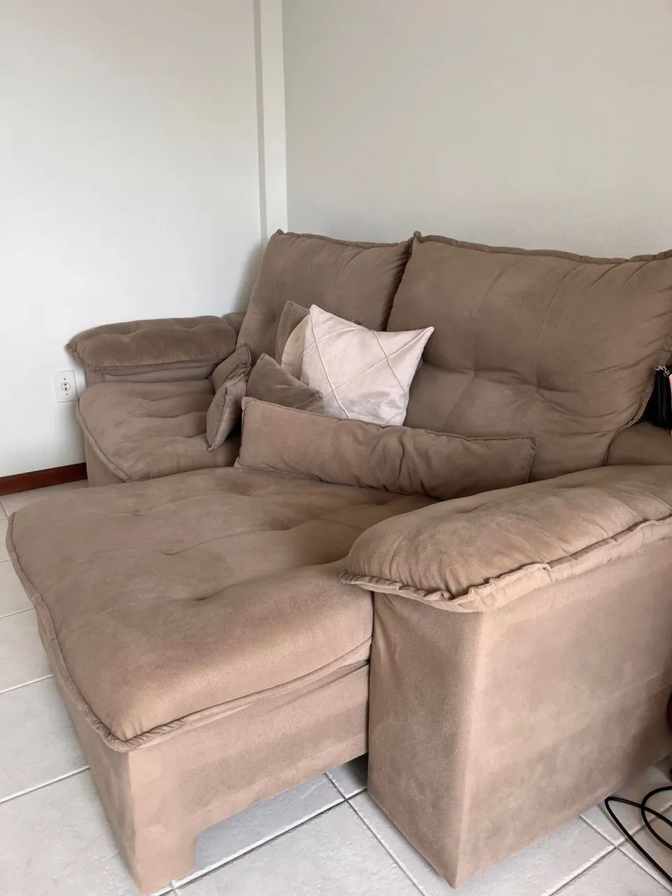 Vendo Sofá 3 lugares em ótimo estado - Foto 2