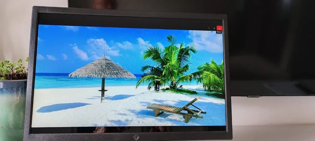Monitor LED Tronos 19 Polegadas TRS-HK19WY Resolução HD e conexões HDMI e VGA USADO