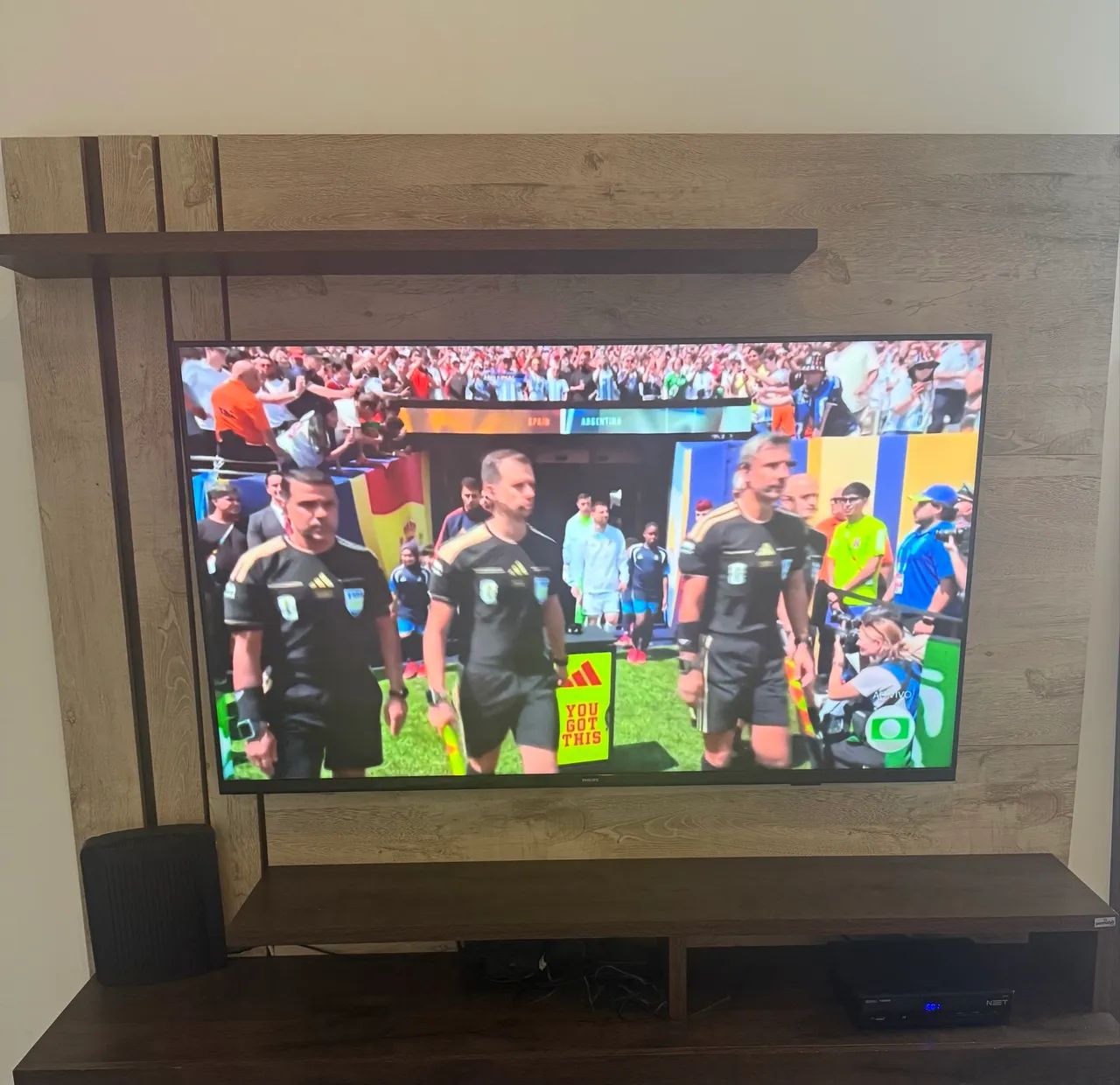Painel para televisão 
