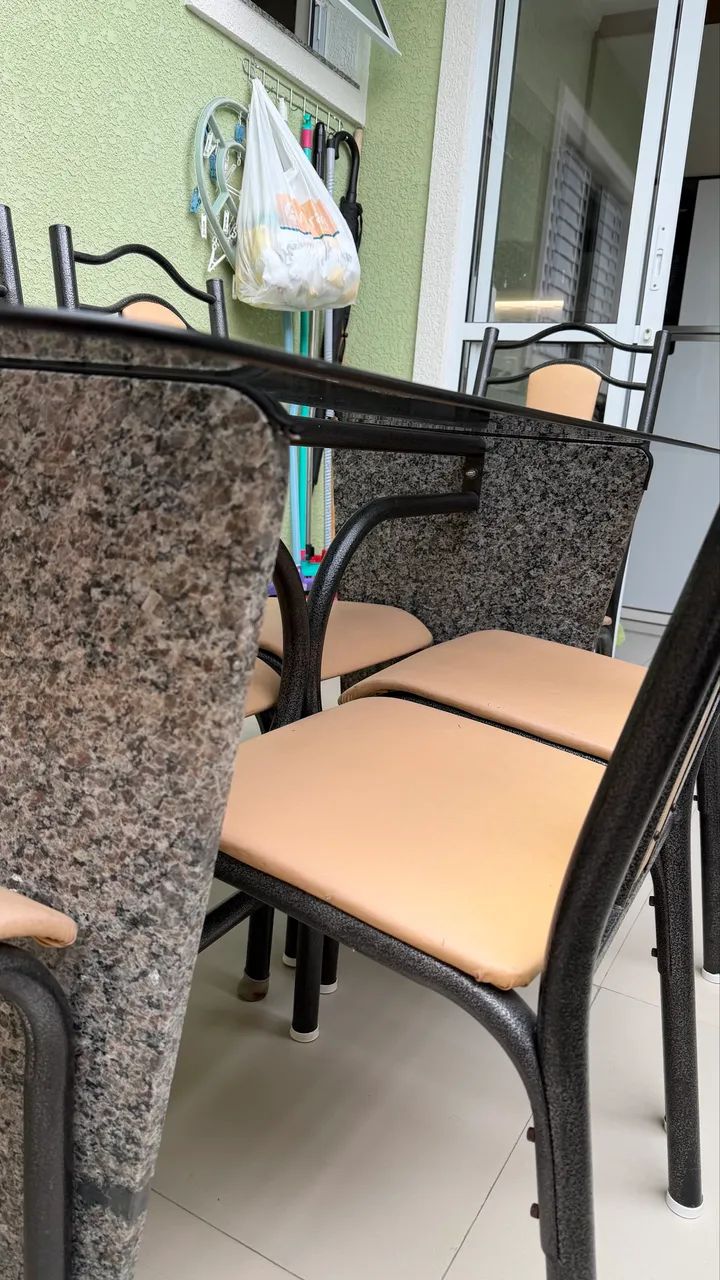 Mesa de jantar com 6 cadeiras - Foto 4